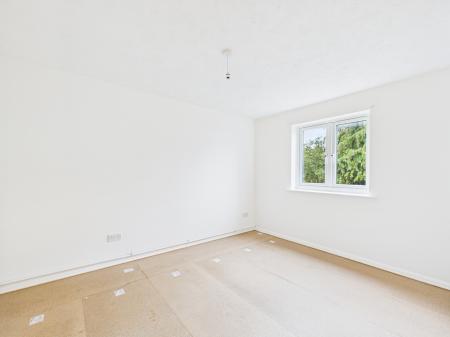 2 bedroom Flat for sale in Odette Gardens, Tadley, RG26