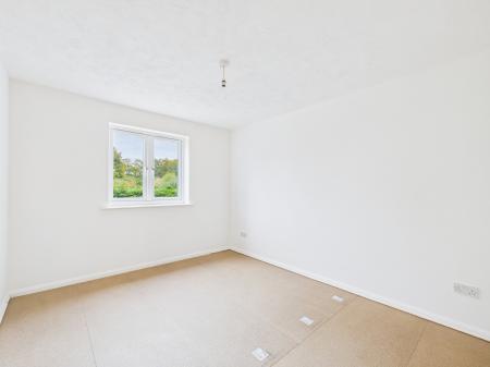 2 bedroom Flat for sale in Odette Gardens, Tadley, RG26