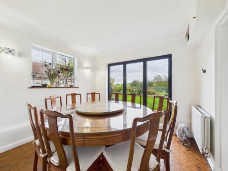 5 bedroom Detached house for sale in Reading Road, Stratfield Turgis, RG27