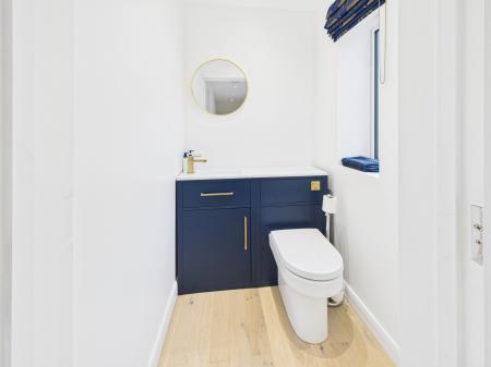 5 bedroom Detached house for sale in Reading Road, Stratfield Turgis, RG27