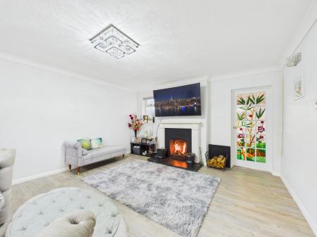 5 bedroom Detached house for sale in Reading Road, Stratfield Turgis, RG27