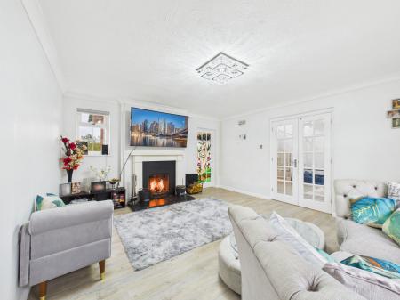 5 bedroom Detached house for sale in Reading Road, Stratfield Turgis, RG27