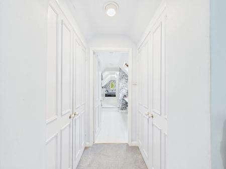 5 bedroom Detached house for sale in Reading Road, Stratfield Turgis, RG27