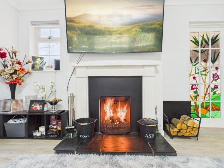 5 bedroom Detached house for sale in Reading Road, Stratfield Turgis, RG27