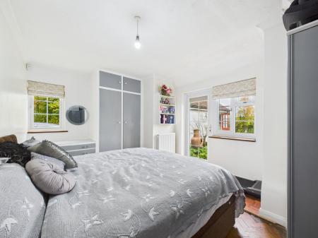 5 bedroom Detached house for sale in Reading Road, Stratfield Turgis, RG27