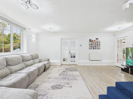 5 bedroom Detached house for sale in Reading Road, Stratfield Turgis, RG27