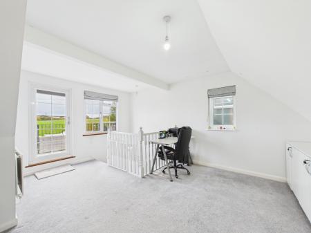 5 bedroom Detached house for sale in Reading Road, Stratfield Turgis, RG27