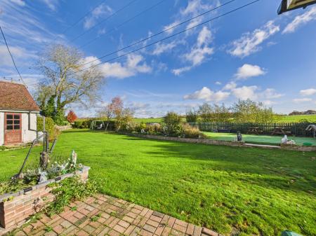 5 bedroom Detached house for sale in Reading Road, Stratfield Turgis, RG27