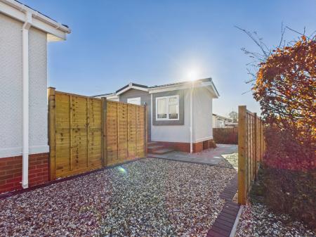 1 bedroom Park home for sale in Sandleford Lodge, Thatcham, RG19