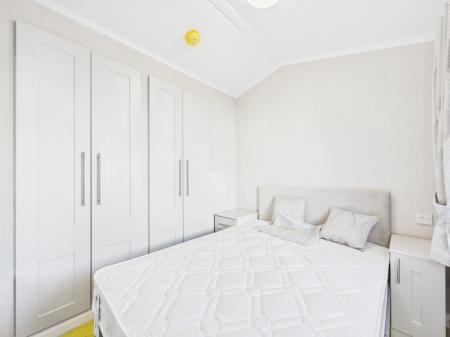 1 bedroom Park home for sale in Sandleford Lodge, Thatcham, RG19