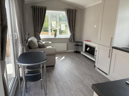 1 bedroom Park home for sale in Sandleford Lodge, Thatcham, RG19