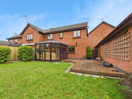 2 bedroom End of terrace house for sale in St Mary's Court, Bramley, RG26