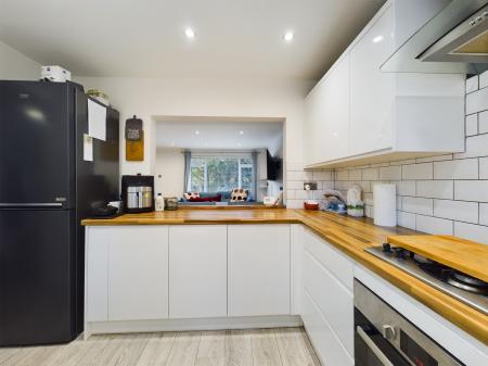 3 bedroom End of terrace house for sale in Swanwick Walk, Tadley, RG26