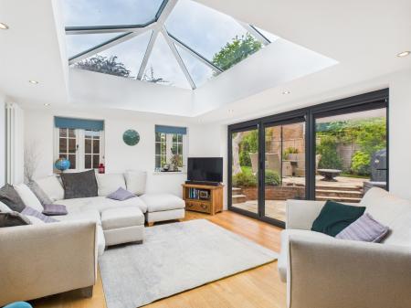 4 bedroom Semi-detached house for sale in The Glen, Tadley, RG26