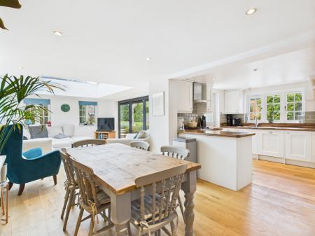 4 bedroom Semi-detached house for sale in The Glen, Tadley, RG26