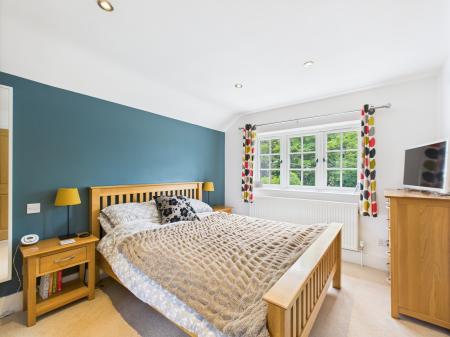 4 bedroom Semi-detached house for sale in The Glen, Tadley, RG26