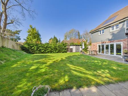 4 bedroom Detached house for sale in The Glen, Tadley, RG26