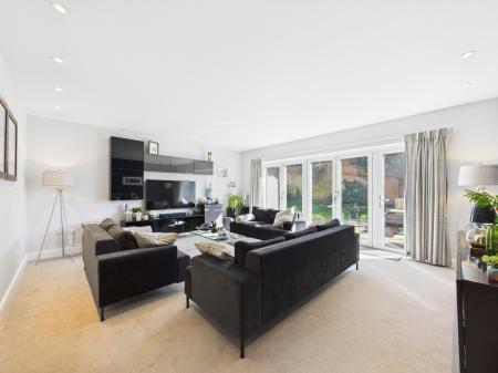 4 bedroom Detached house for sale in The Glen, Tadley, RG26