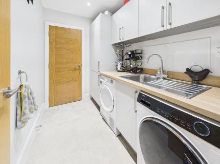 4 bedroom Detached house for sale in The Glen, Tadley, RG26