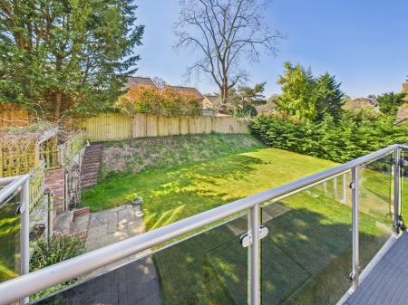 4 bedroom Detached house for sale in The Glen, Tadley, RG26