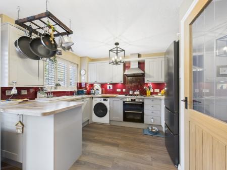 3 bedroom Terraced House for sale in Turbary Gardens, Tadley, RG26