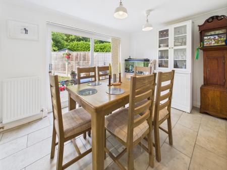 4 bedroom Semi-detached house for sale in Valley Way, Tadley, RG26