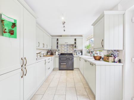 4 bedroom Semi-detached house for sale in Valley Way, Tadley, RG26