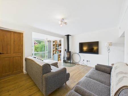 4 bedroom Semi-detached house for sale in Valley Way, Tadley, RG26