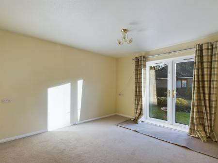 1 bedroom Bungalow for sale in Wakeford Court, Tadley, RG26