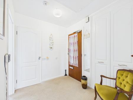 2 bedroom Bungalow for sale in Wakeford Court, Tadley, RG26