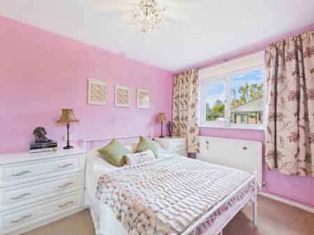 2 bedroom Bungalow for sale in Wakeford Court, Tadley, RG26