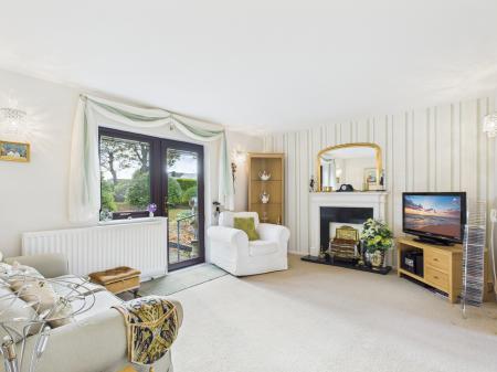 2 bedroom Bungalow for sale in Wakeford Court, Tadley, RG26