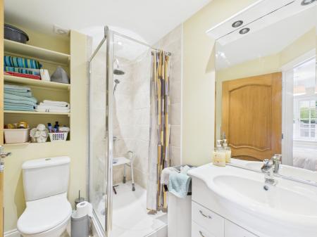 4 bedroom Detached house for sale in West Street, Tadley, RG26