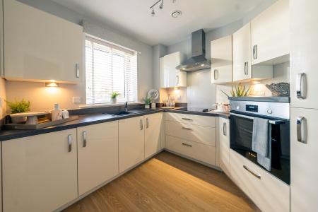 1 bedroom Flat for sale in Yelland Place, Tadley, RG26