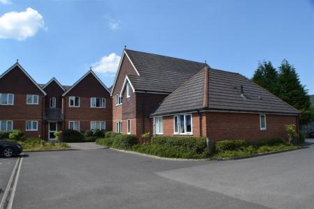 Landseer Court, Tadley, RG26