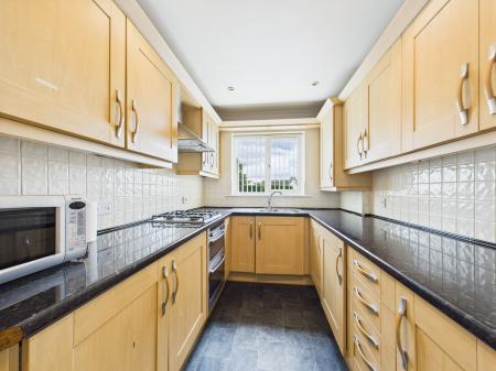 2 bedroom Flat for sale in Landseer Court, Tadley, RG26