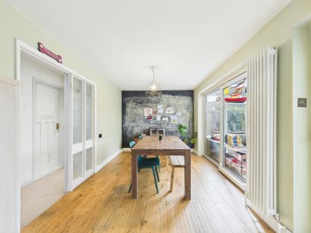 4 bedroom Detached house for sale in Oakfield Road, Tadley, RG26