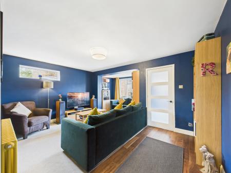 4 bedroom Detached house for sale in Oakfield Road, Tadley, RG26