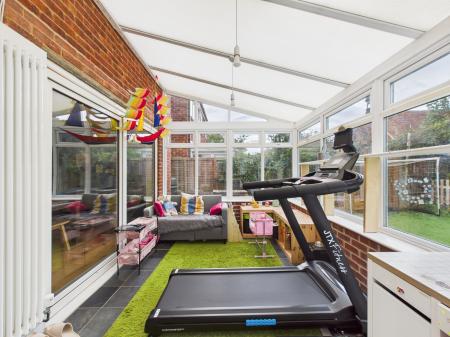 4 bedroom Detached house for sale in Oakfield Road, Tadley, RG26