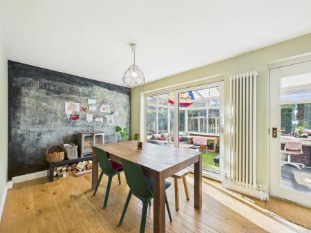 4 bedroom Detached house for sale in Oakfield Road, Tadley, RG26