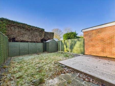 2 bedroom Semi-detached house to let in Weyhill Close, Tadley, RG26