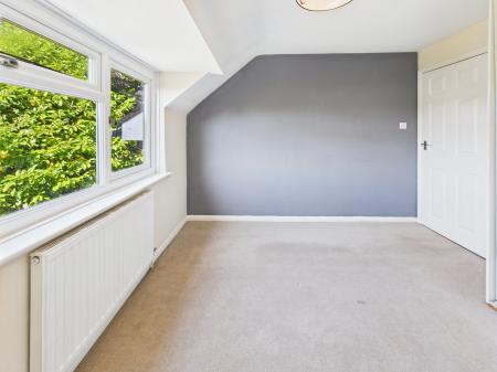 3 bedroom Terraced House for sale in West Street, Tadley, RG26