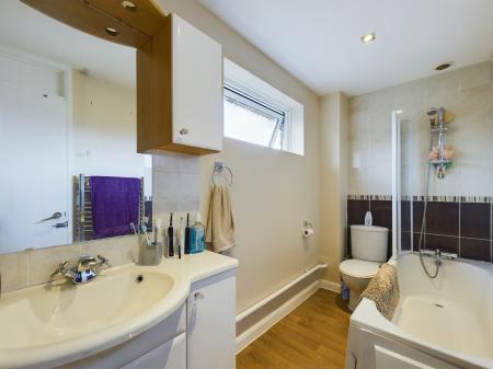 3 bedroom Terraced House to let in Barlows Road, Gutteridge Lane, Tadley, RG26