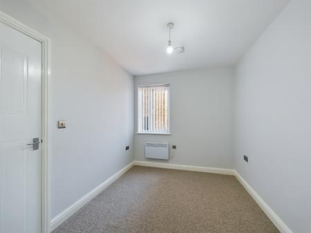 1 bedroom Flat to let in Meadow Park, Sherfield-On-Loddon, RG27