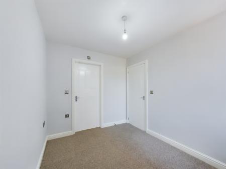 1 bedroom Flat to let in Meadow Park, Sherfield-On-Loddon, RG27