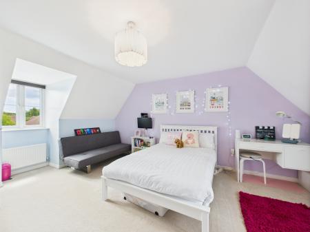 6 bedroom Detached house for sale in Fallows Road, Reading, RG7