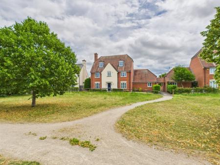 6 bedroom Detached house for sale in Fallows Road, Reading, RG7