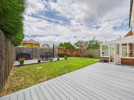 6 bedroom Detached house for sale in Fallows Road, Reading, RG7