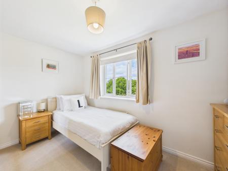 6 bedroom Detached house for sale in Fallows Road, Reading, RG7