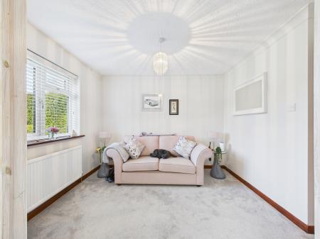 4 bedroom Detached bungalow for sale in Newtown, Tadley, RG26